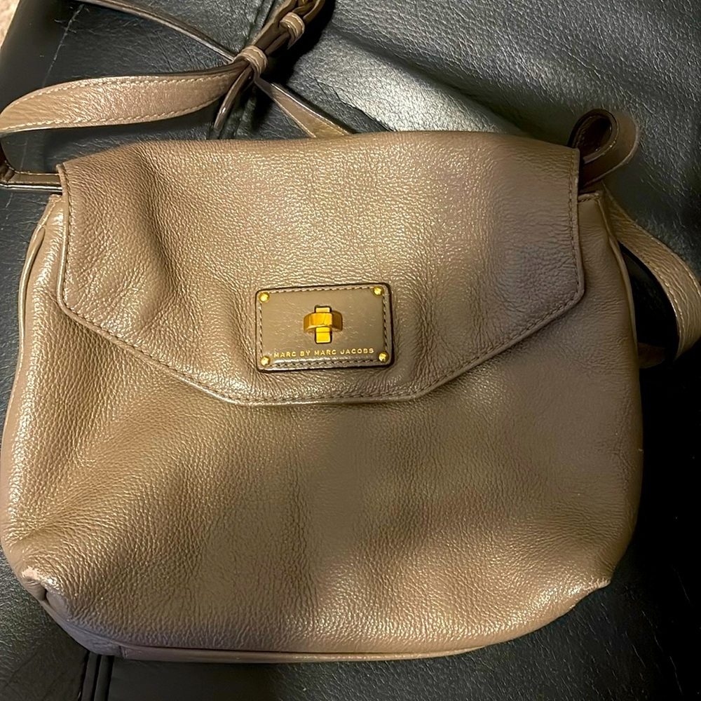 Tan Marc Jacobs Crossbody bag. In great shape!